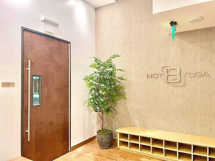 Hot 8 Yoga Picture 6