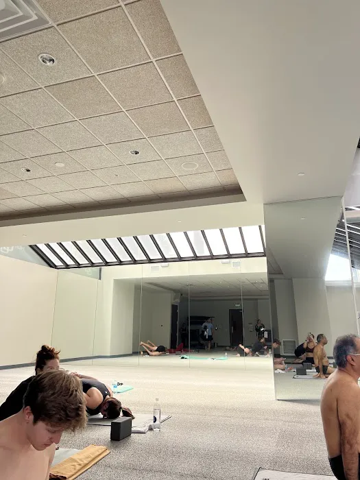 Hot 8 Yoga Picture 7