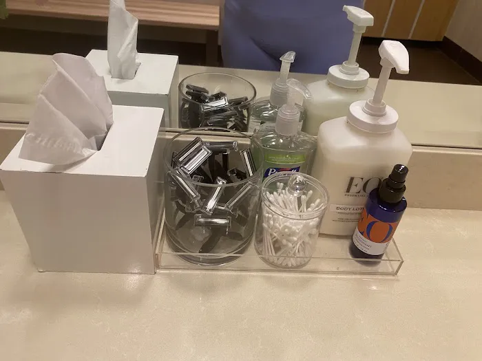 Hot 8 Yoga Picture 2