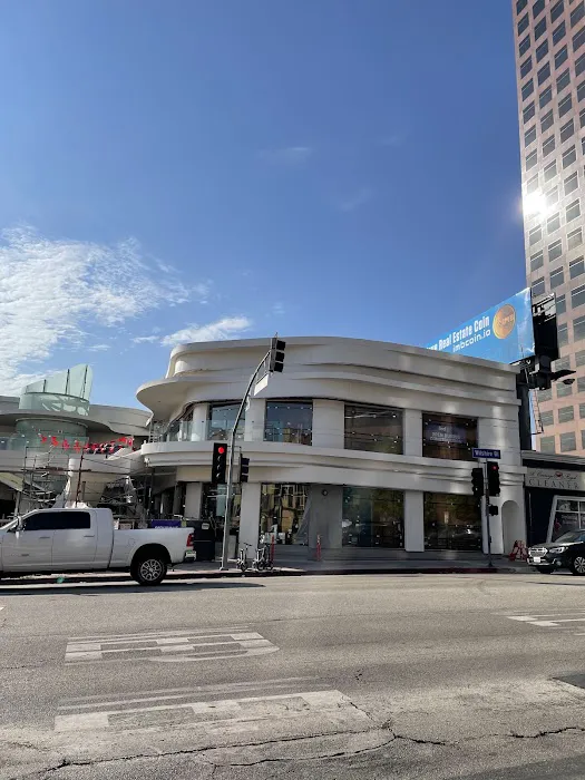 CorePower Yoga - Wilshire Picture 2