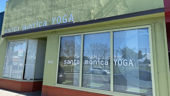 Santa Monica Yoga Picture 5