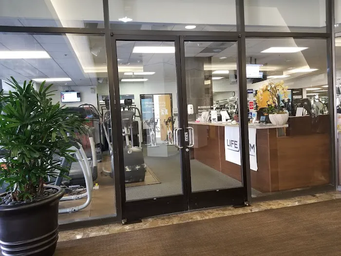 LIFE GYM BRENTWOOD Picture 6