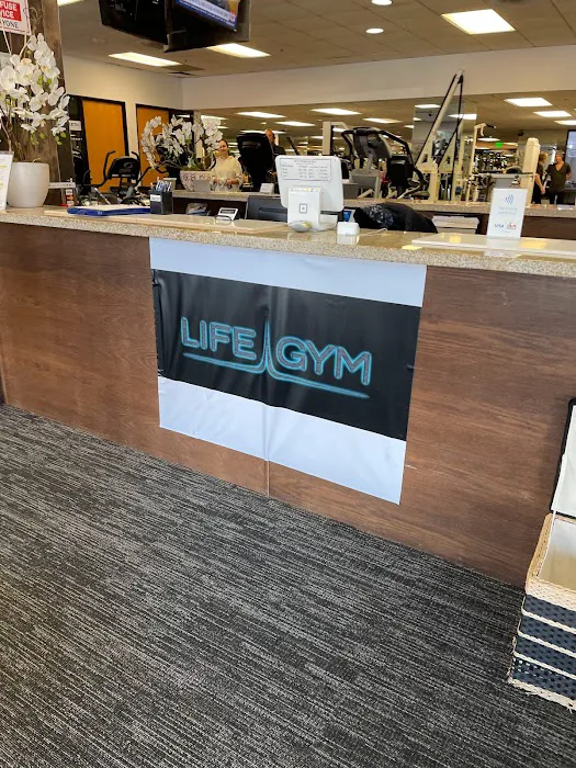 LIFE GYM BRENTWOOD Picture 4