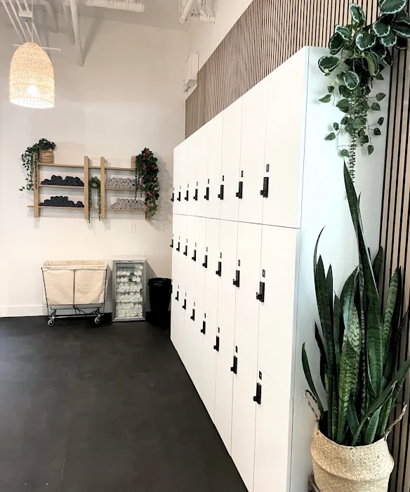 DMN8 - Main St. Picture 7