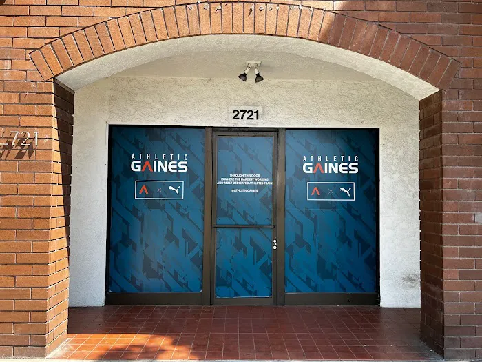 Athletic Gaines Picture 5