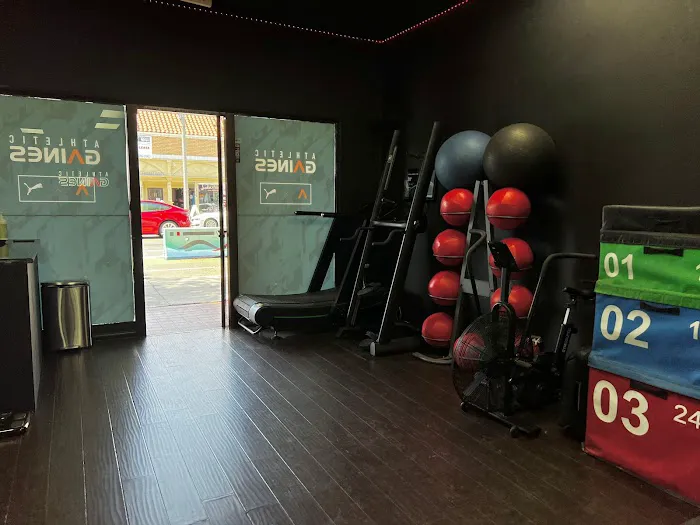 Athletic Gaines Picture 6