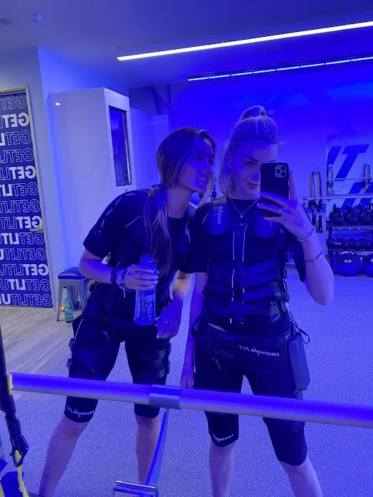 Lightning Fit Picture 4