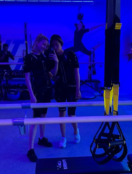 Lightning Fit Picture 2