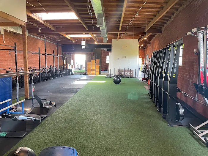 Oak Park - The Home of CrossFit Los Angeles Picture 2