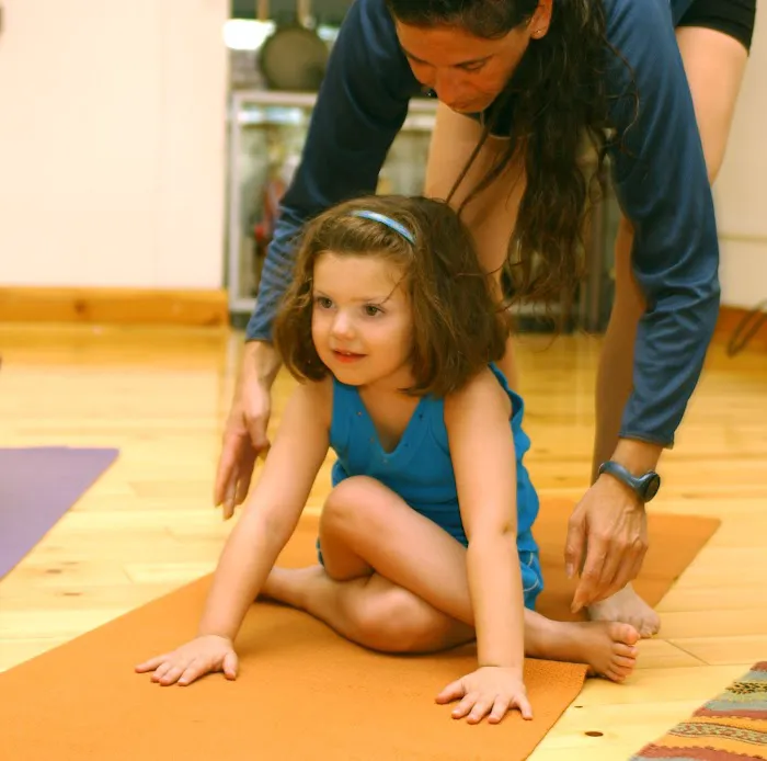 mini yogis yoga for kids Picture 3