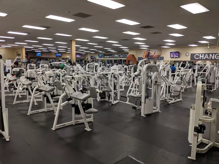 24 Hour Fitness Picture 3