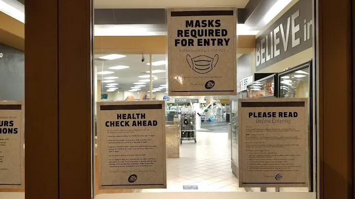 24 Hour Fitness Picture 2