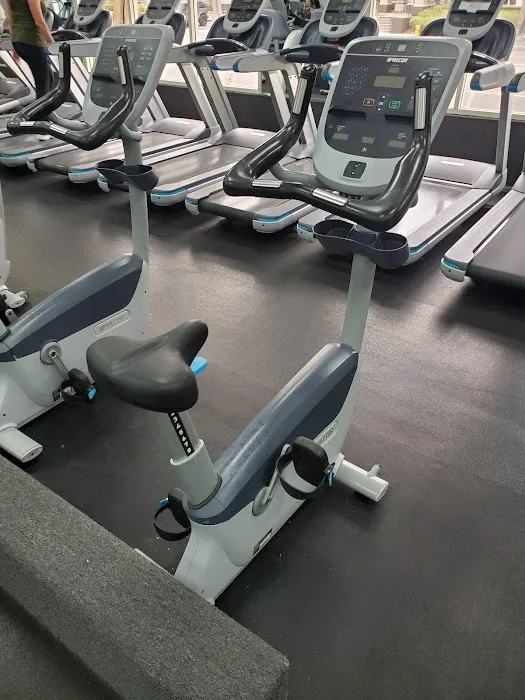 24 Hour Fitness Picture 9