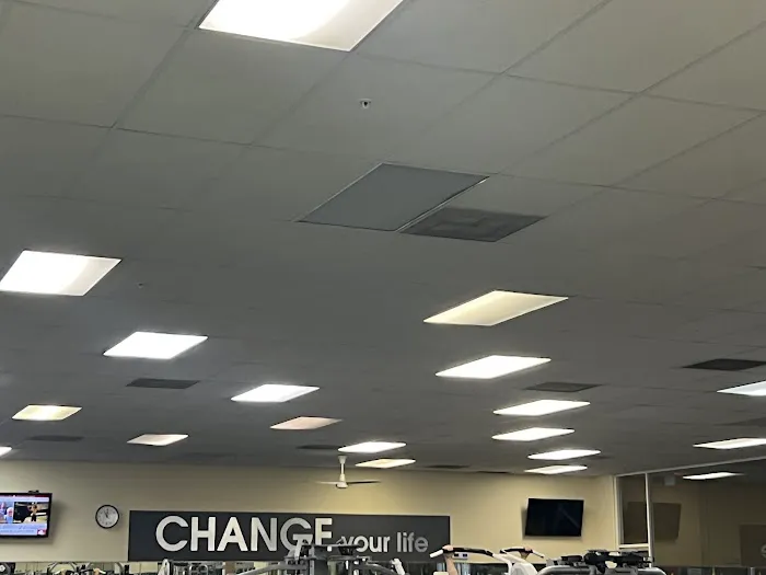 24 Hour Fitness Picture 4