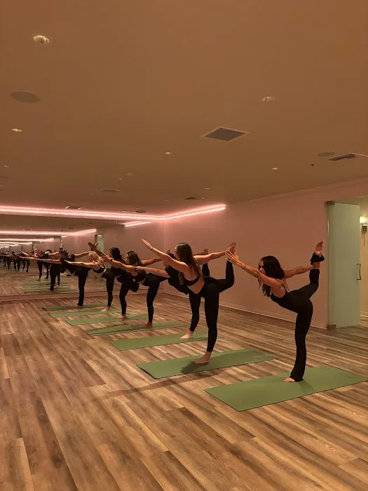 Devi Rebel Yoga Picture 9