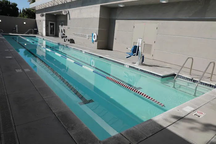 24 Hour Fitness Picture 2