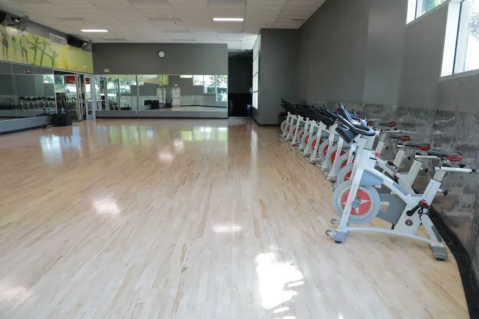 24 Hour Fitness Picture 4