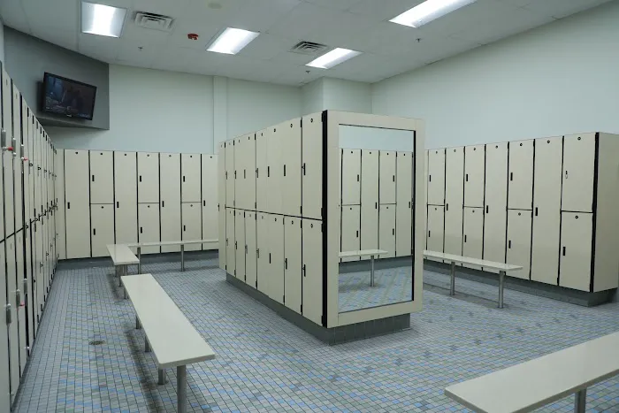 24 Hour Fitness Picture 9