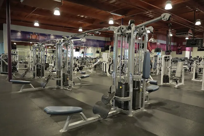 24 Hour Fitness Picture 3