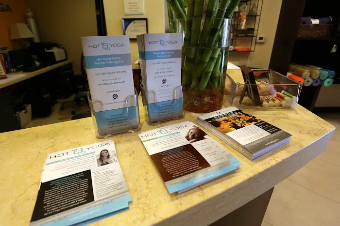 Hot 8 Yoga Picture 3