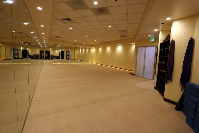 Hot 8 Yoga Picture 1