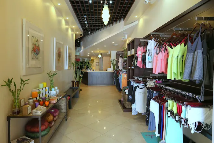 Hot 8 Yoga Picture 7