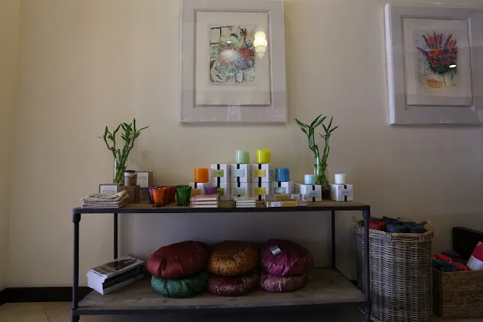 Hot 8 Yoga Picture 5