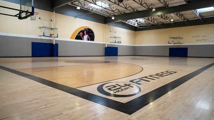 24 Hour Fitness Picture 8