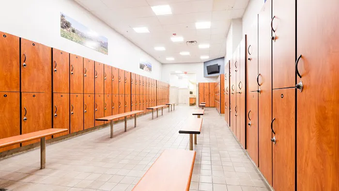 24 Hour Fitness Picture 9