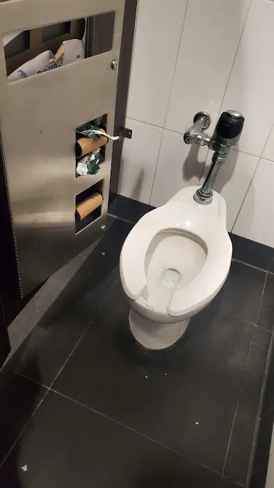 Gold's Gym Montclair Picture 8