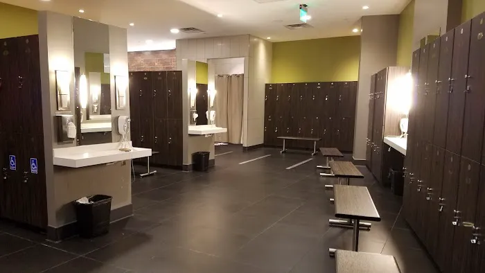 Gold's Gym Montclair Picture 1