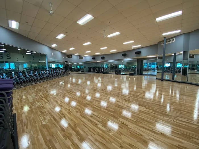 24 Hour Fitness Picture 1