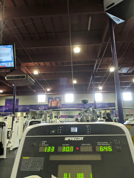 24 Hour Fitness Picture 9