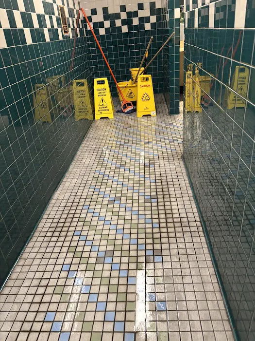 24 Hour Fitness Picture 7