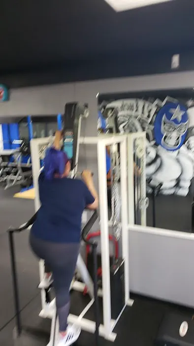 El Luchador Barbell Club Picture 4