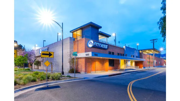 24 Hour Fitness Picture 8