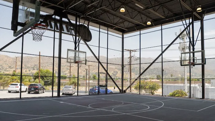 24 Hour Fitness Picture 10