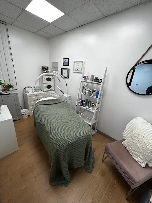 Xhale Yoga Studio Picture 3