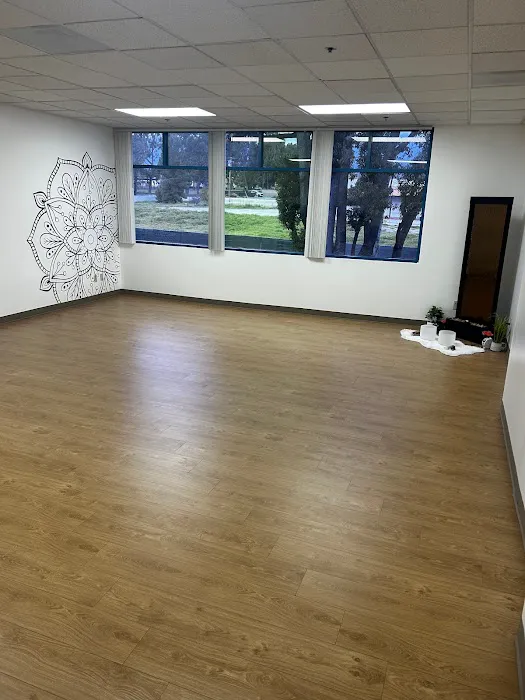 Xhale Yoga Studio Picture 8