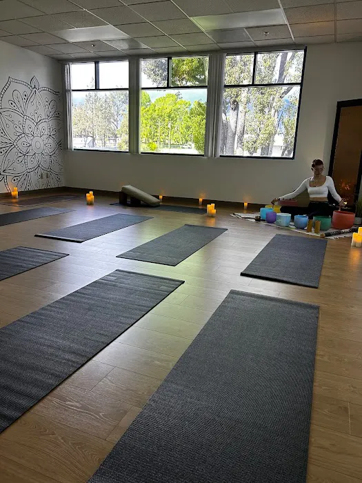 Xhale Yoga Studio Picture 5