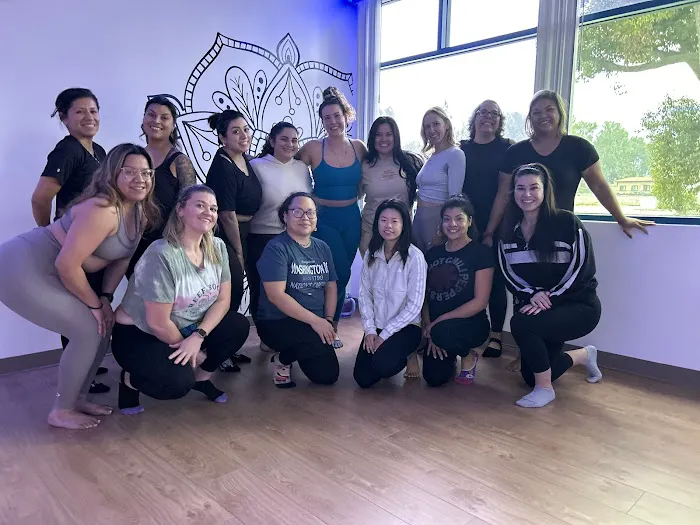 Xhale Yoga Studio Picture 2