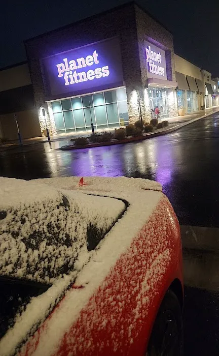 Planet Fitness Picture 10