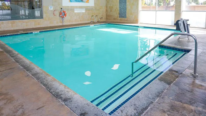 24 Hour Fitness Picture 4