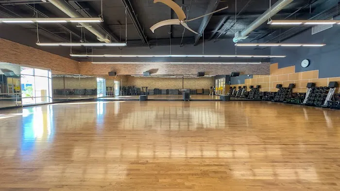 24 Hour Fitness Picture 7