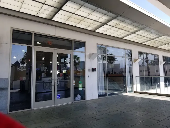 Crunch Fitness - Burbank Picture 7
