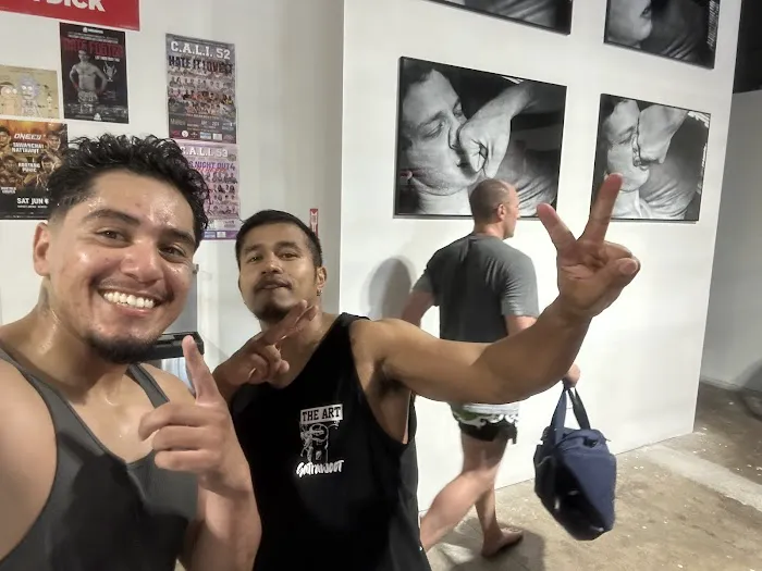 Left Hand Muay Thai Picture 1