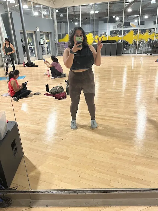 24 Hour Fitness Picture 3