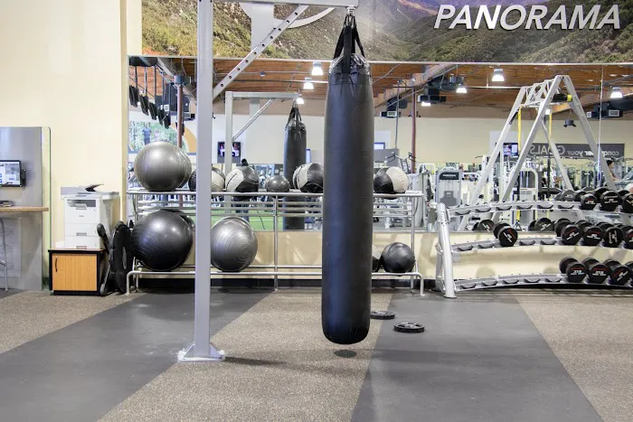 24 Hour Fitness Picture 4