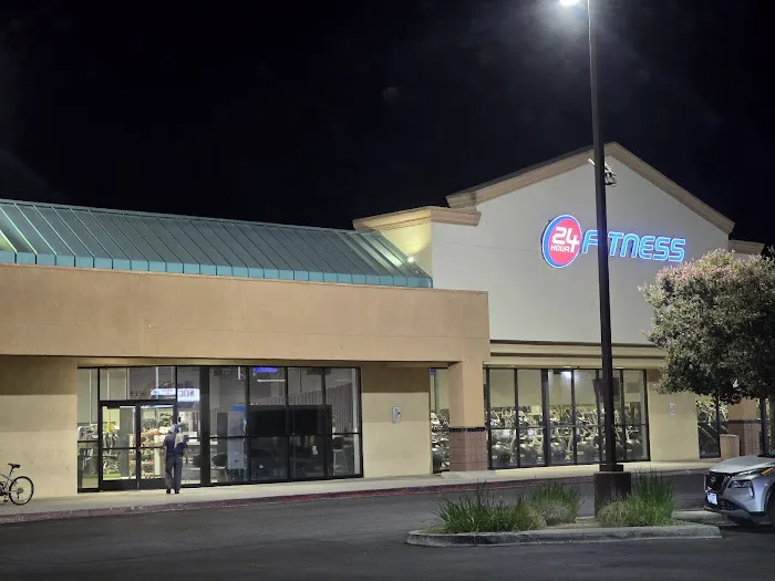 24 Hour Fitness Picture 7