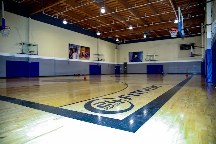 24 Hour Fitness Picture 3